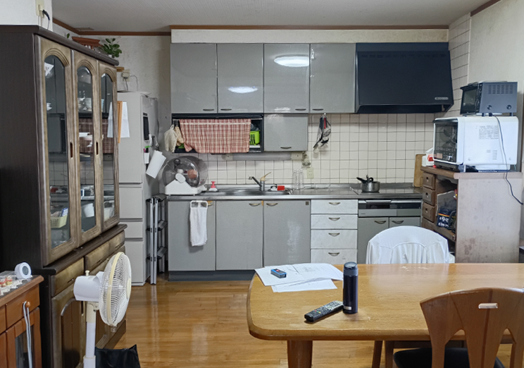 食器棚が調理場から離れており、キッチンからダイニングとも少し離れているのが悩みでした。