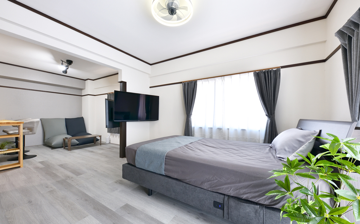 マンションのフルリノベーション。<br />
モノトーンで統一されたホテルライクなスタイルに。